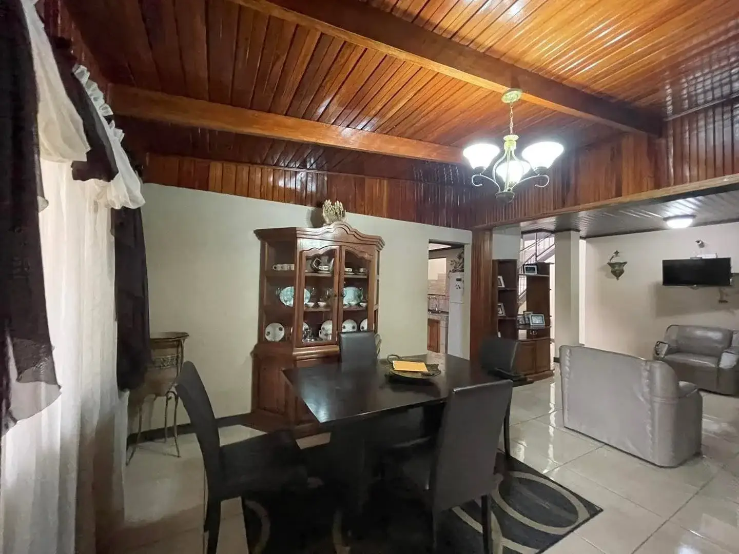 Casa de dos plantas en San Pedro de Poás — foto 6