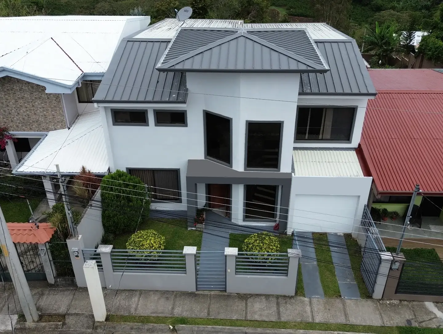 Moderna Casa en San Pedro de Poás, Alajuela — foto 1